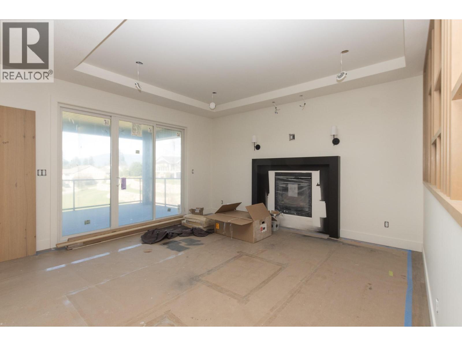 1121 16 AVENUE SE - 4