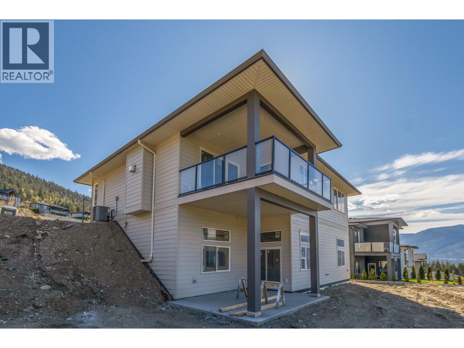 1121 16 AVENUE SE - 16