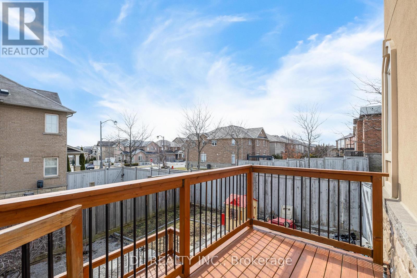 3 MANSARD DRIVE - 48