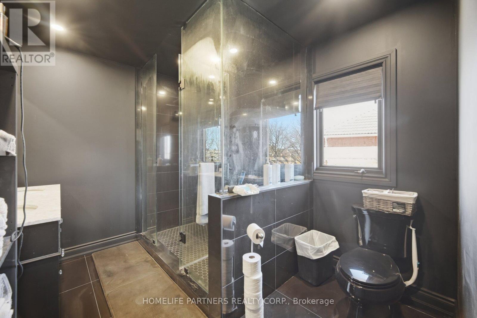 27 MARCONI AVENUE - 37