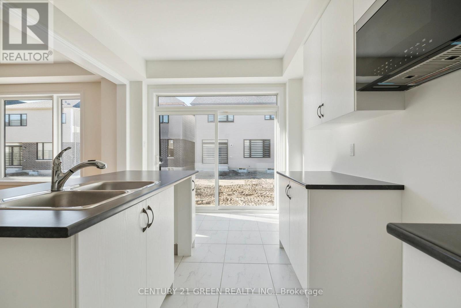 41 DURHAM AVENUE - 15