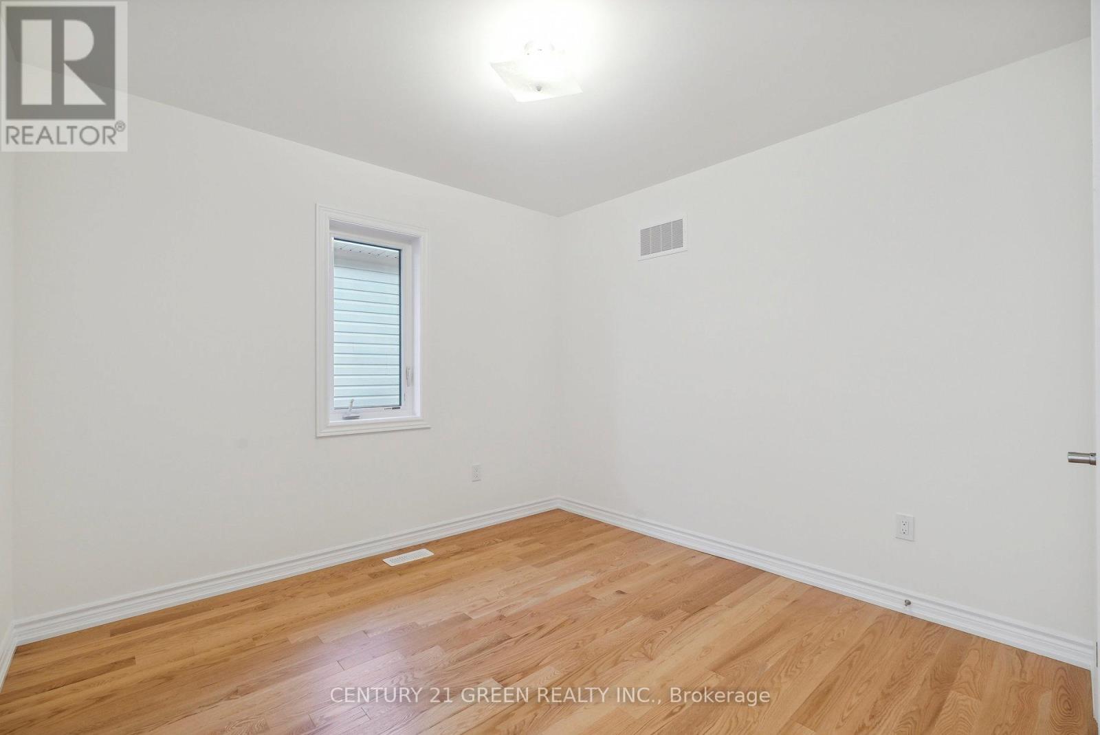 41 DURHAM AVENUE - 25