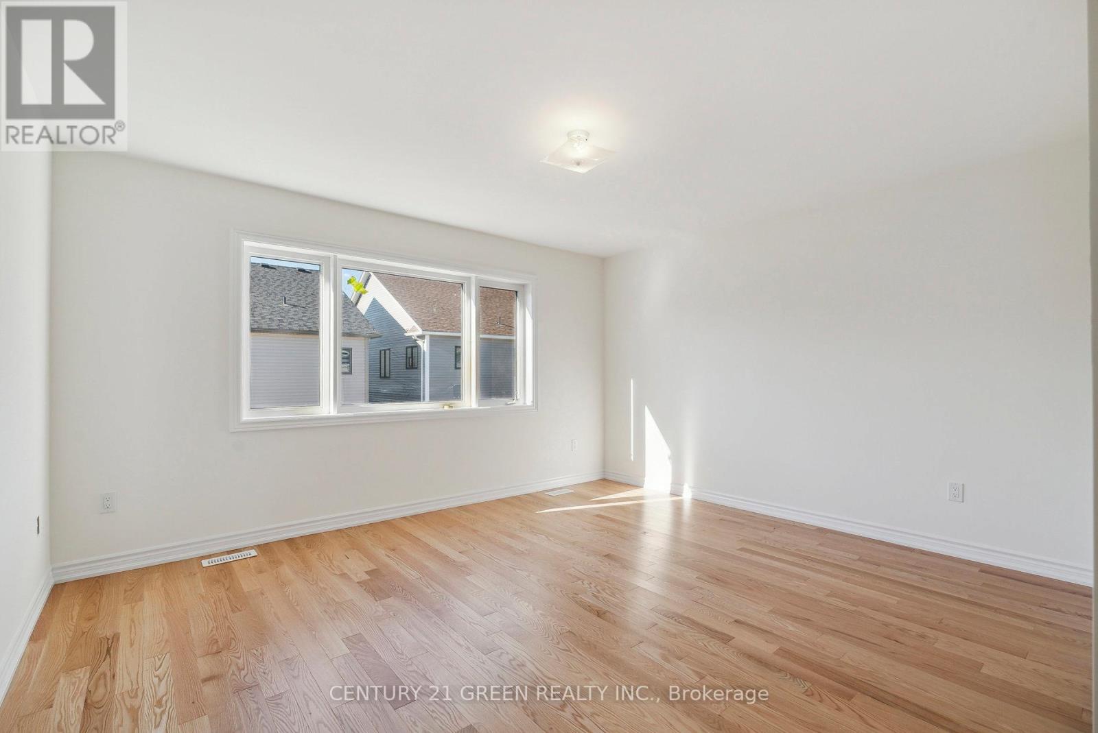 41 DURHAM AVENUE - 32