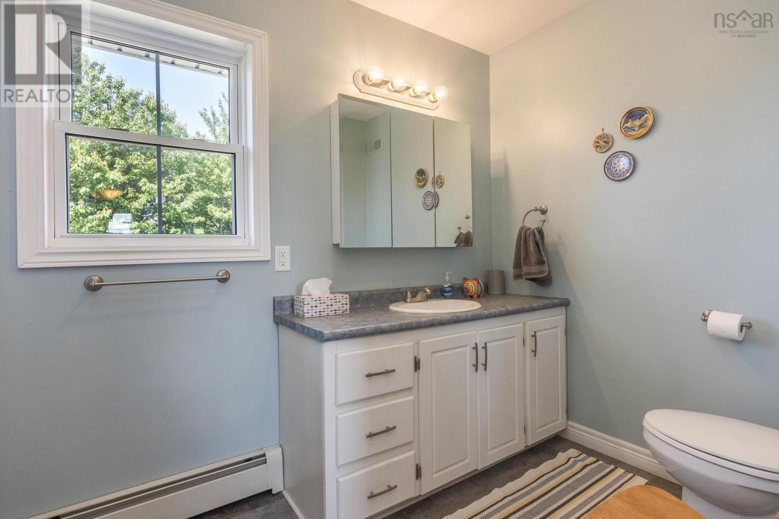 Property 27 of 47 of 33 West Street