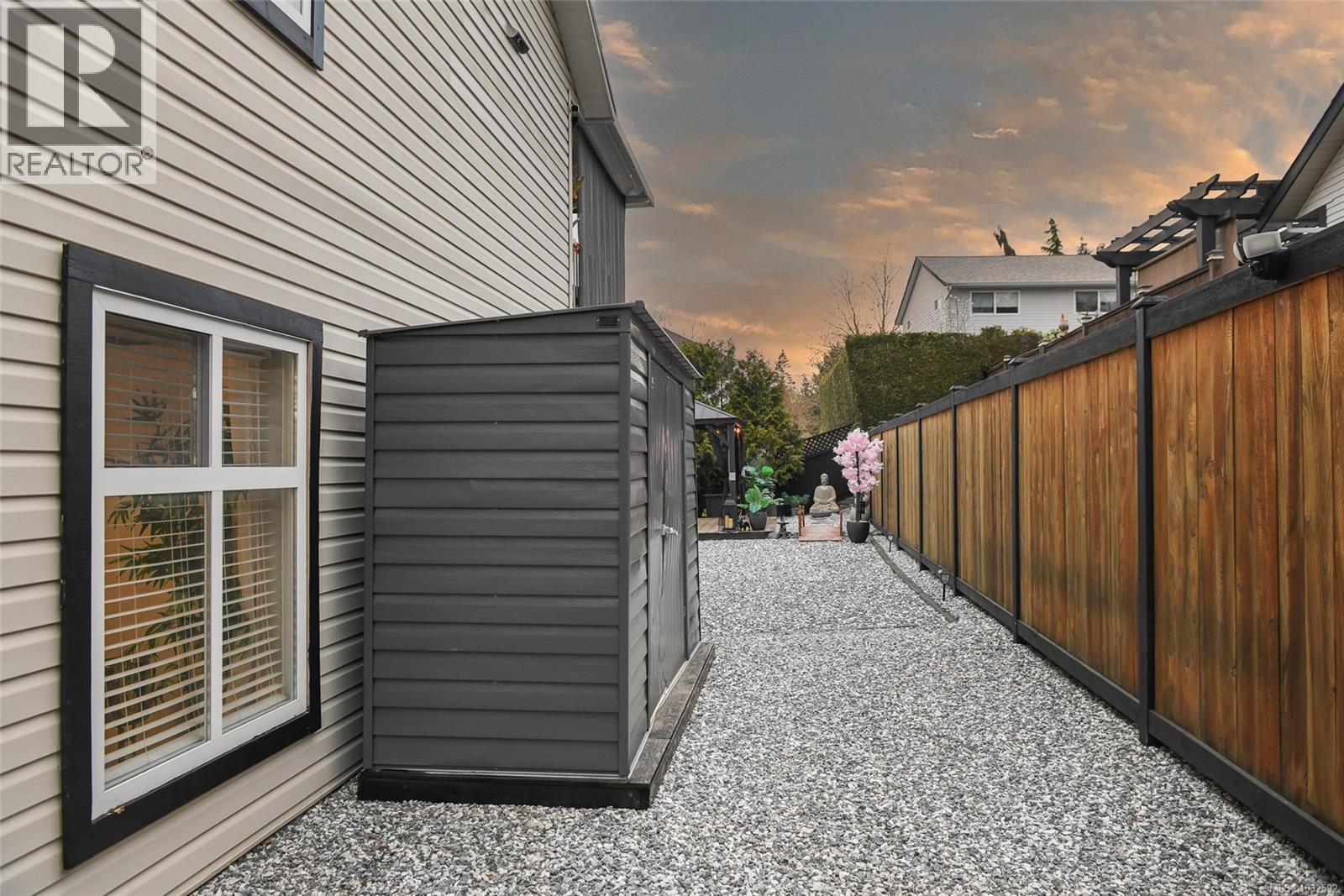 1866 Hawk Dr, Courtenay