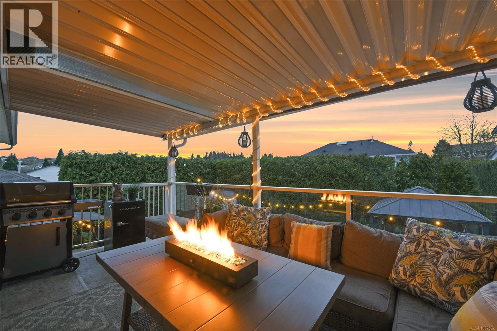 1866 Hawk Dr, Courtenay