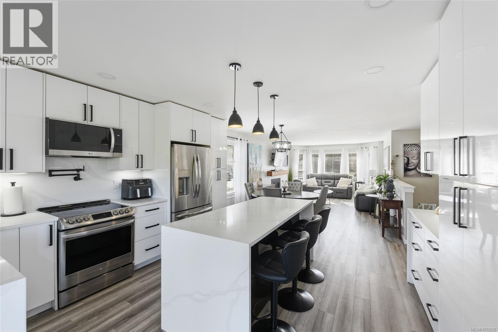 1866 Hawk Dr, Courtenay