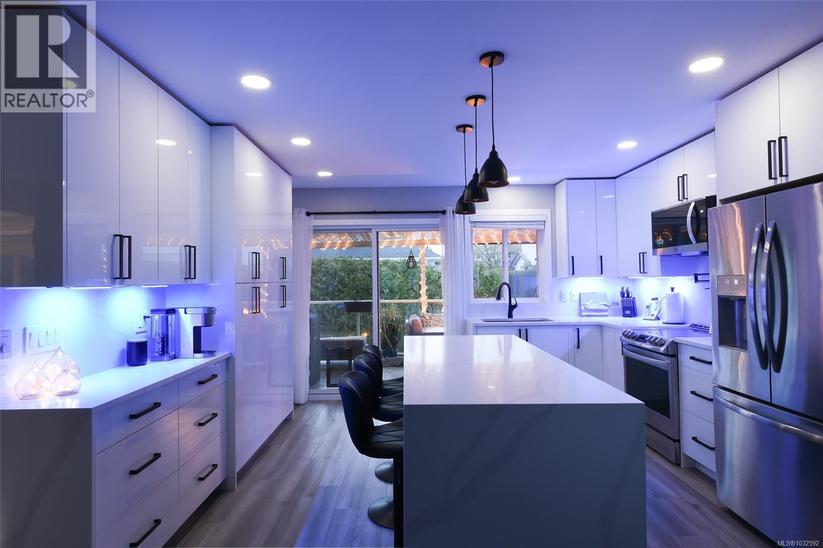 1866 Hawk Dr, Courtenay