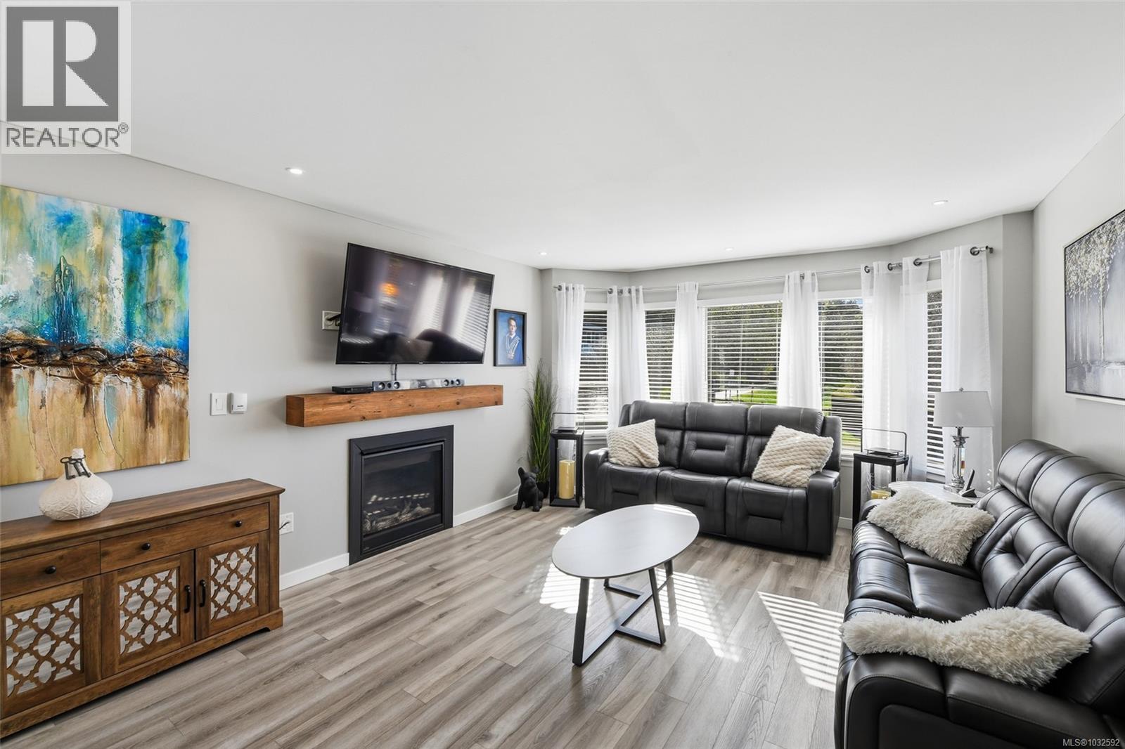 1866 Hawk Dr, Courtenay