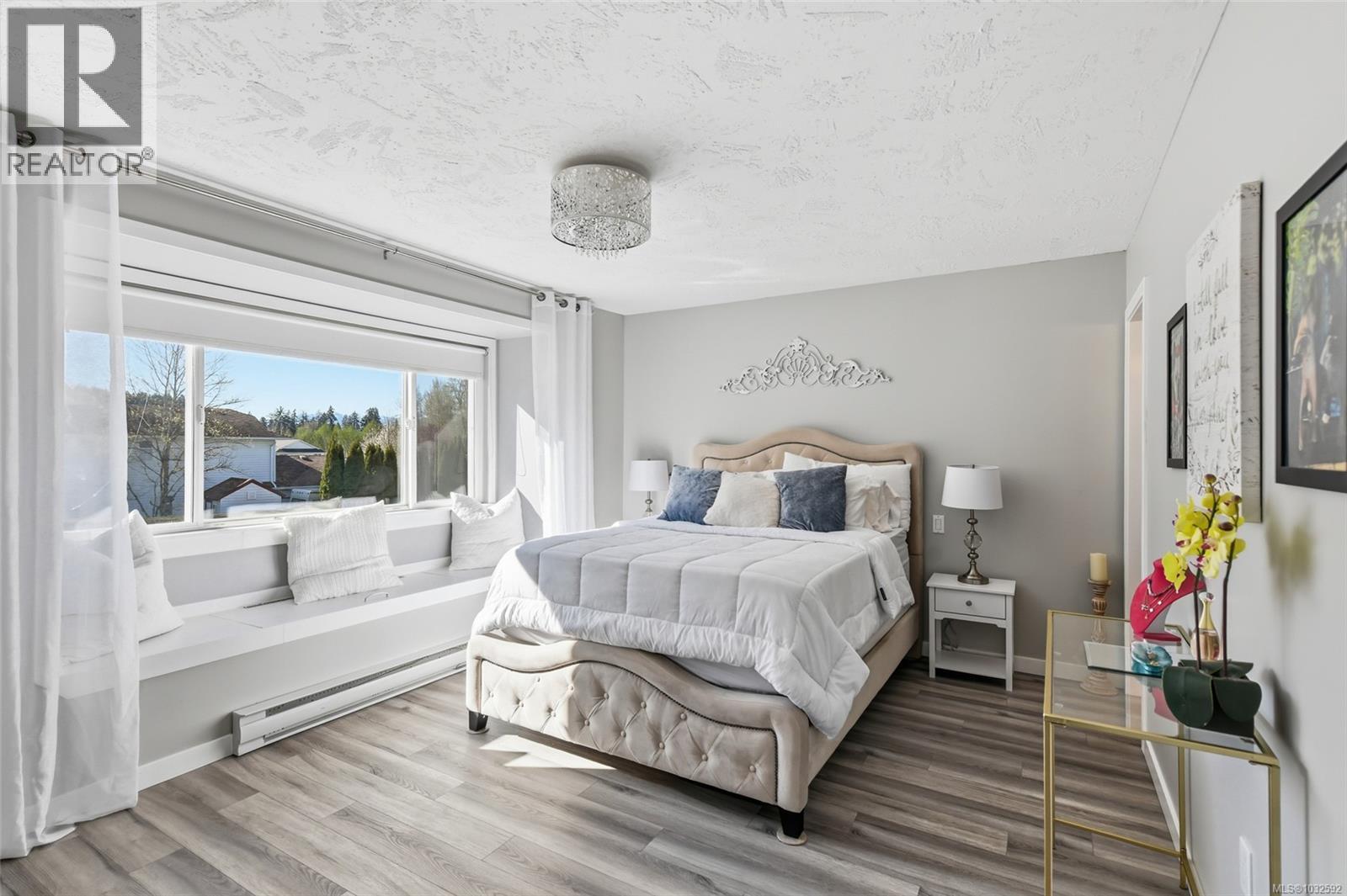 1866 Hawk Dr, Courtenay