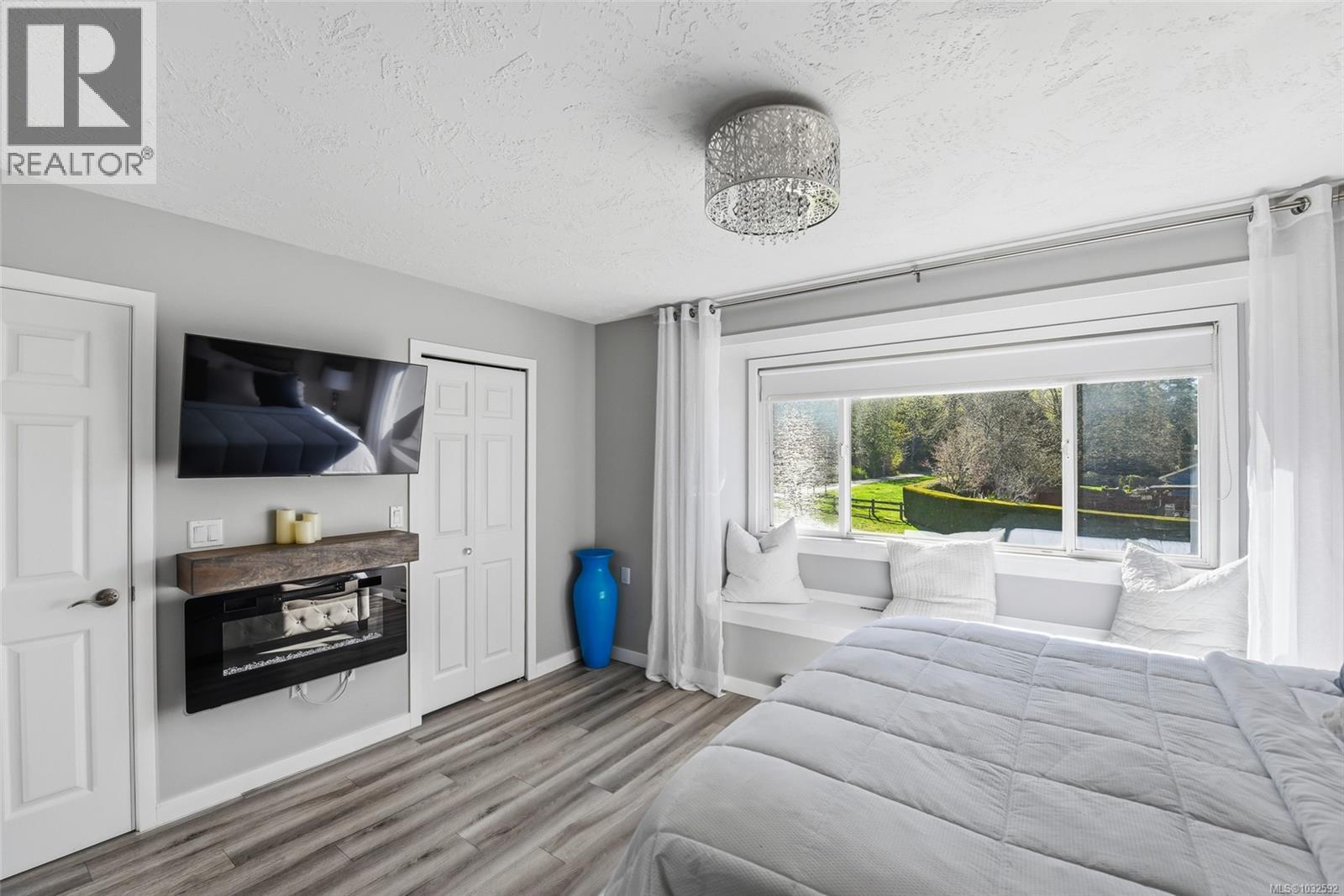 1866 Hawk Dr, Courtenay