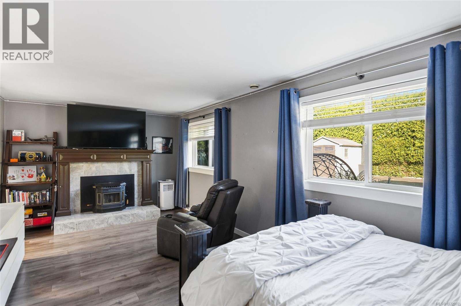 1866 Hawk Dr, Courtenay