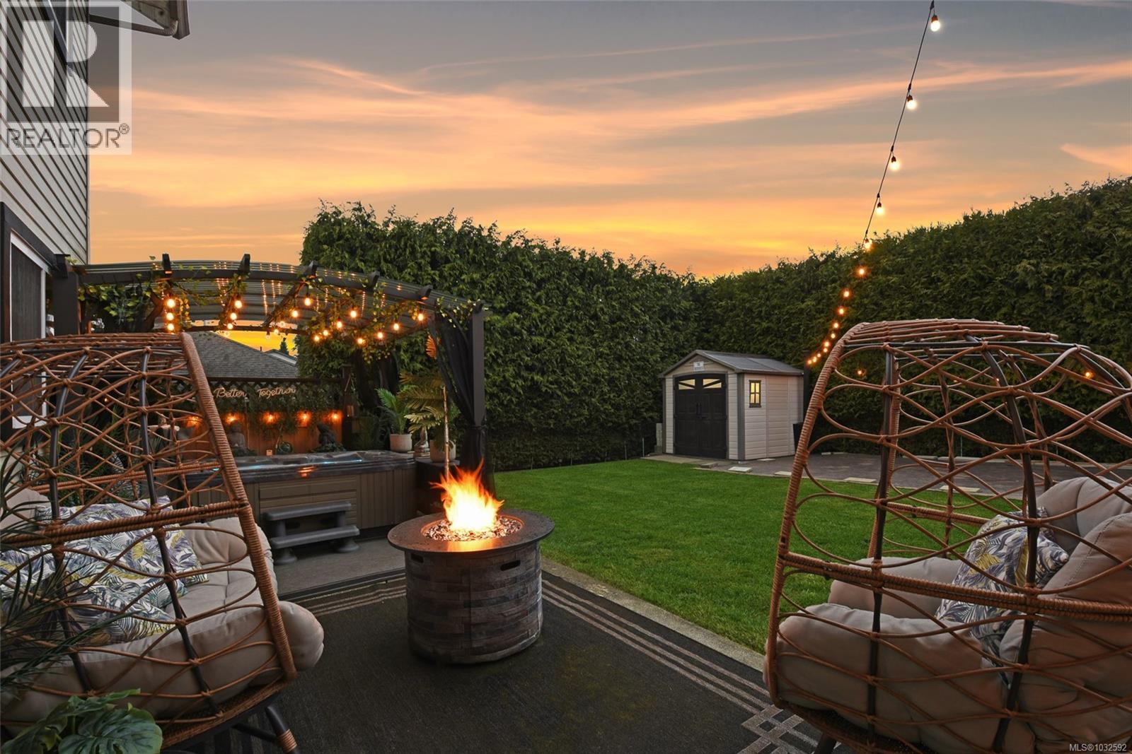 1866 Hawk Dr, Courtenay