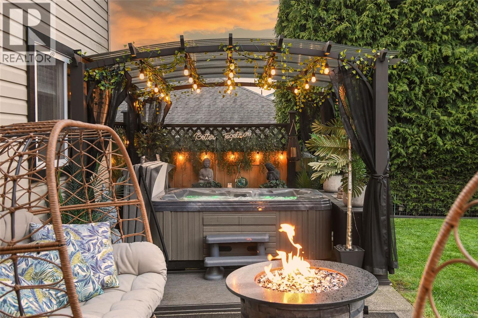 1866 Hawk Dr, Courtenay