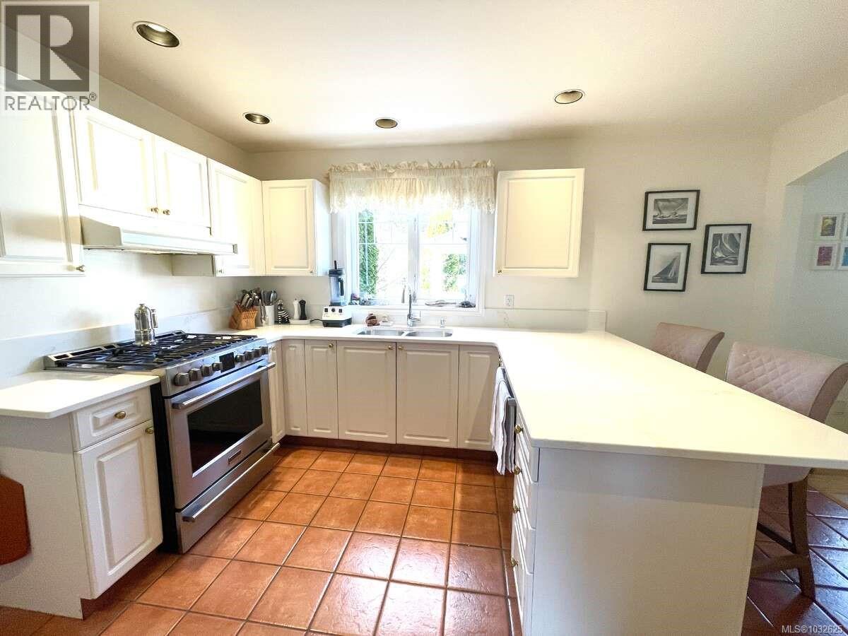  485 Head Street, Esquimalt