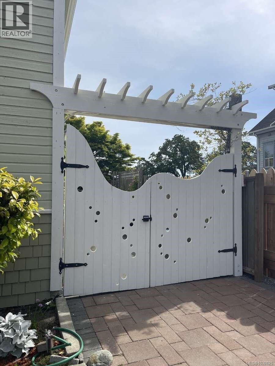  485 Head Street, Esquimalt