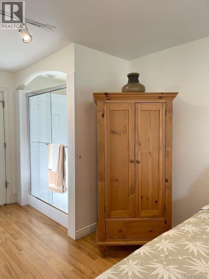  485 Head Street, Esquimalt