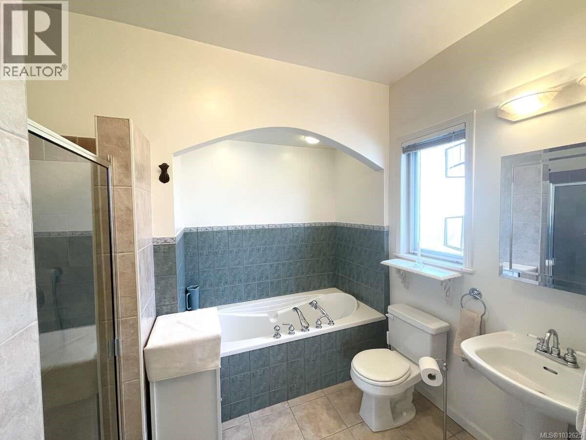  485 Head Street, Esquimalt