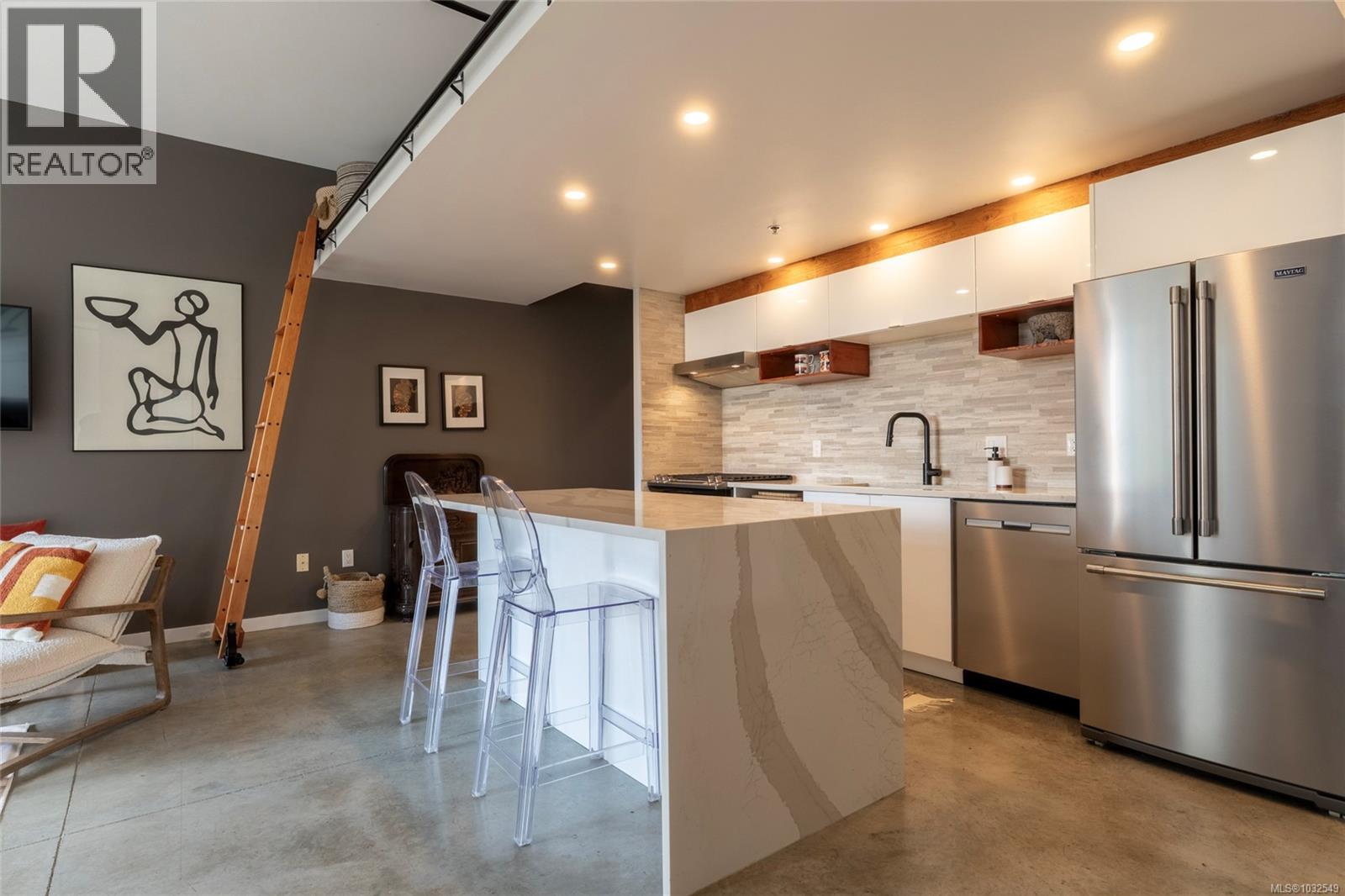 210 455 Sitkum Road, Victoria