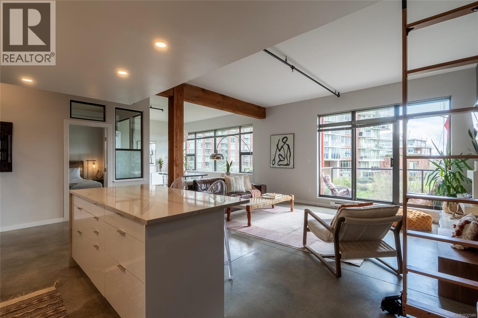 210 455 Sitkum Road, Victoria