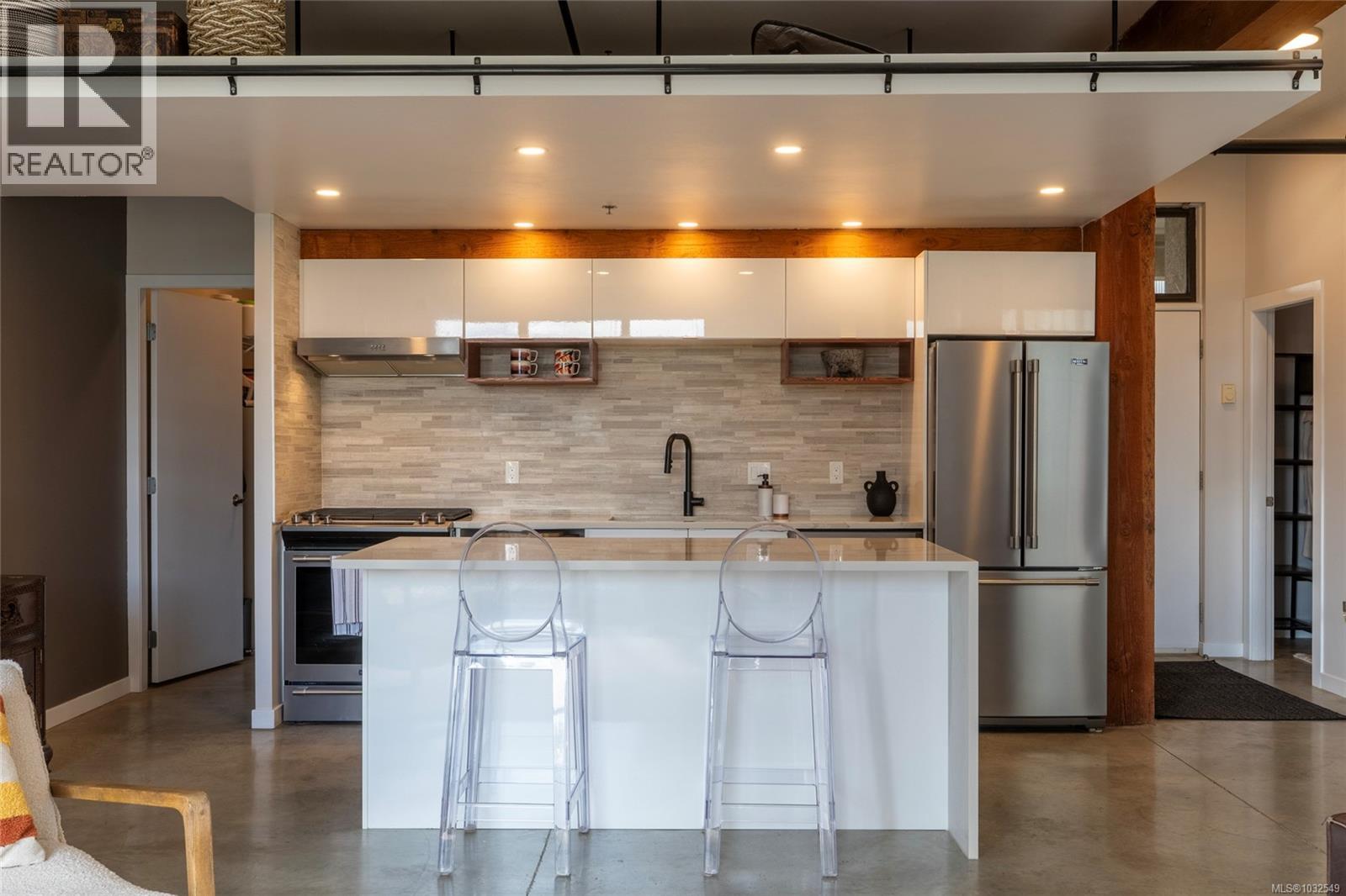 210 455 Sitkum Road, Victoria