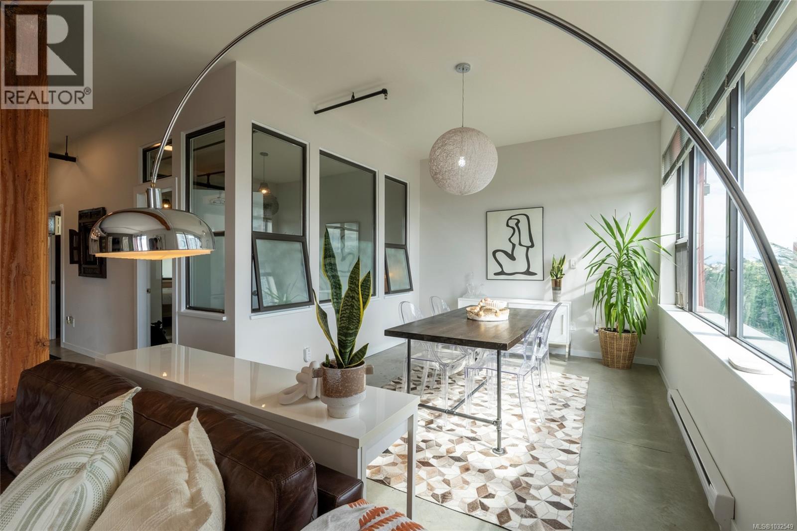 210 455 Sitkum Road, Victoria