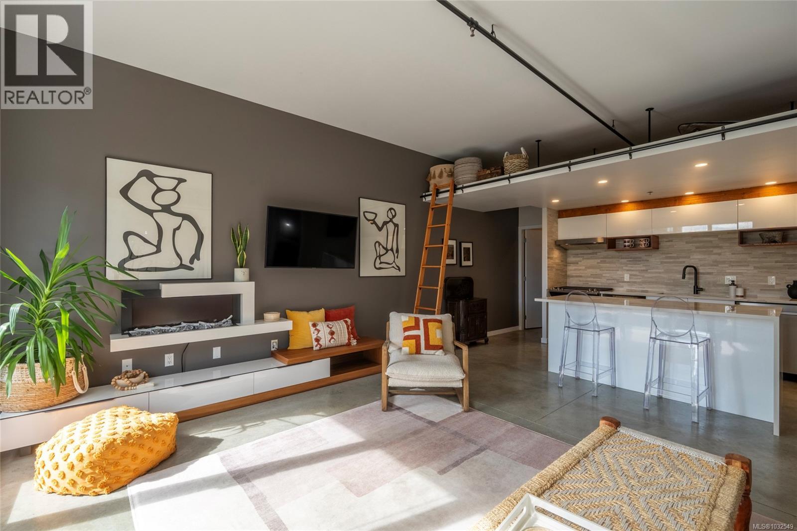 210 455 Sitkum Road, Victoria