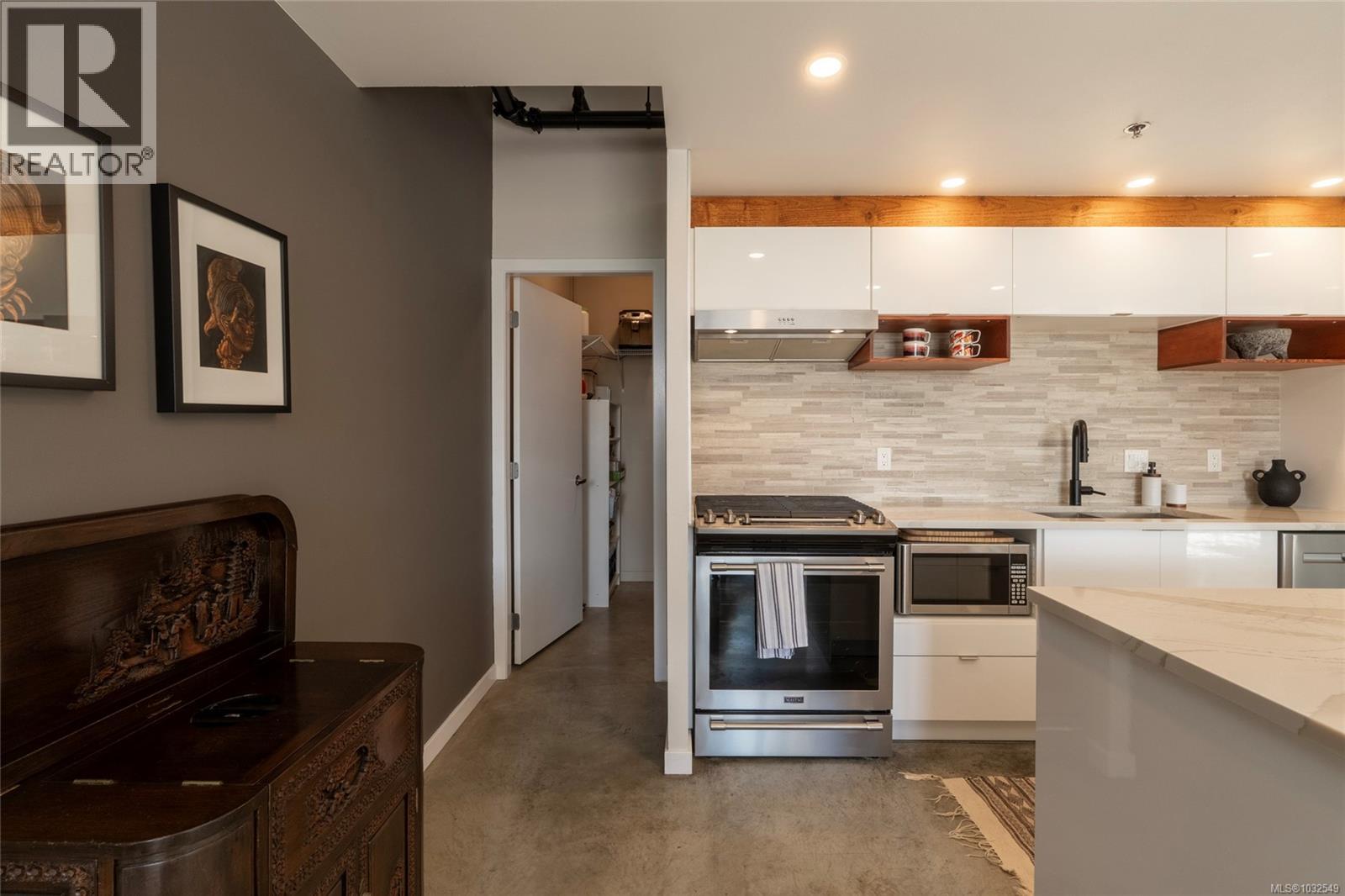 210 455 Sitkum Road, Victoria