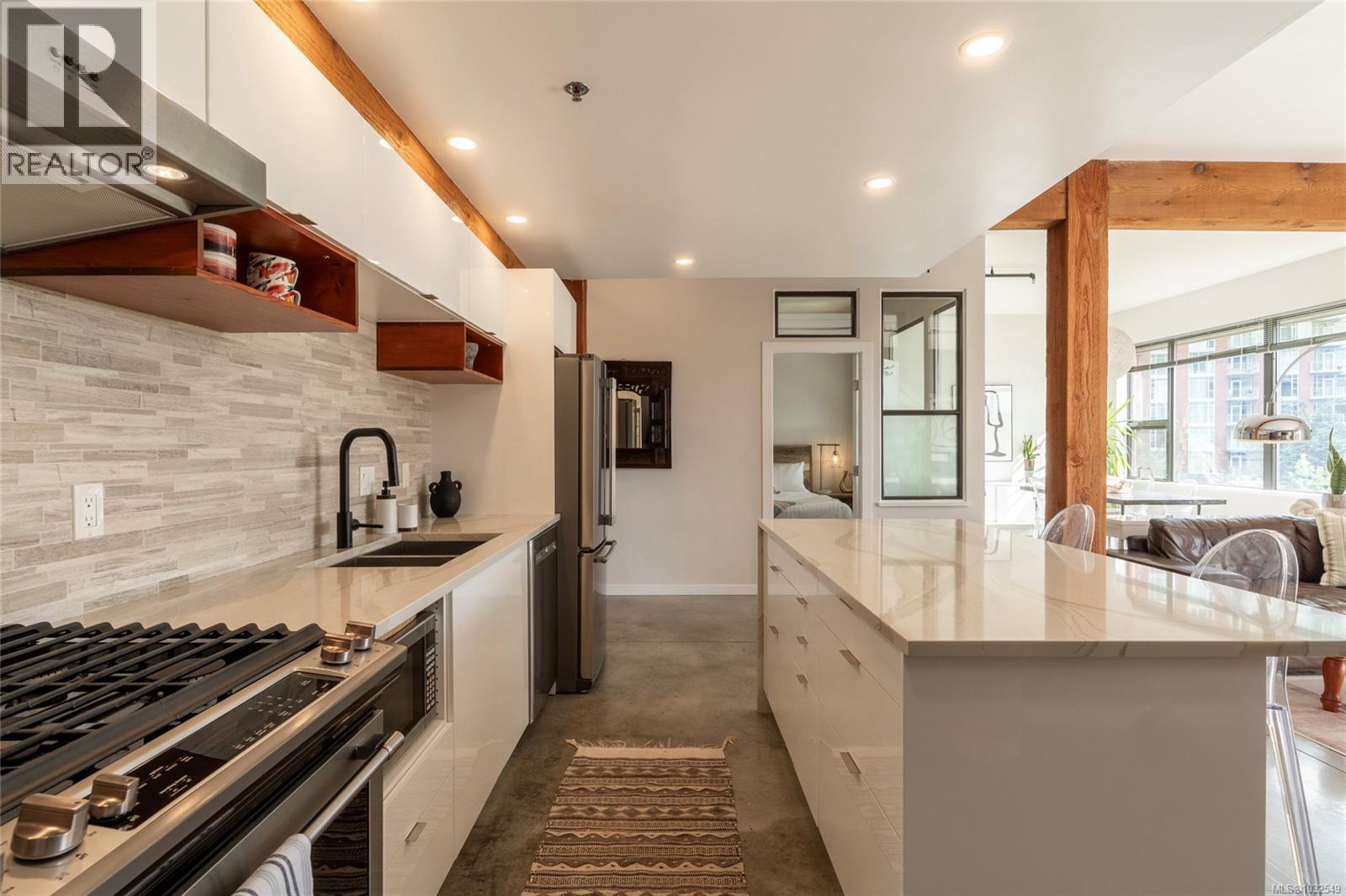 210 455 Sitkum Road, Victoria