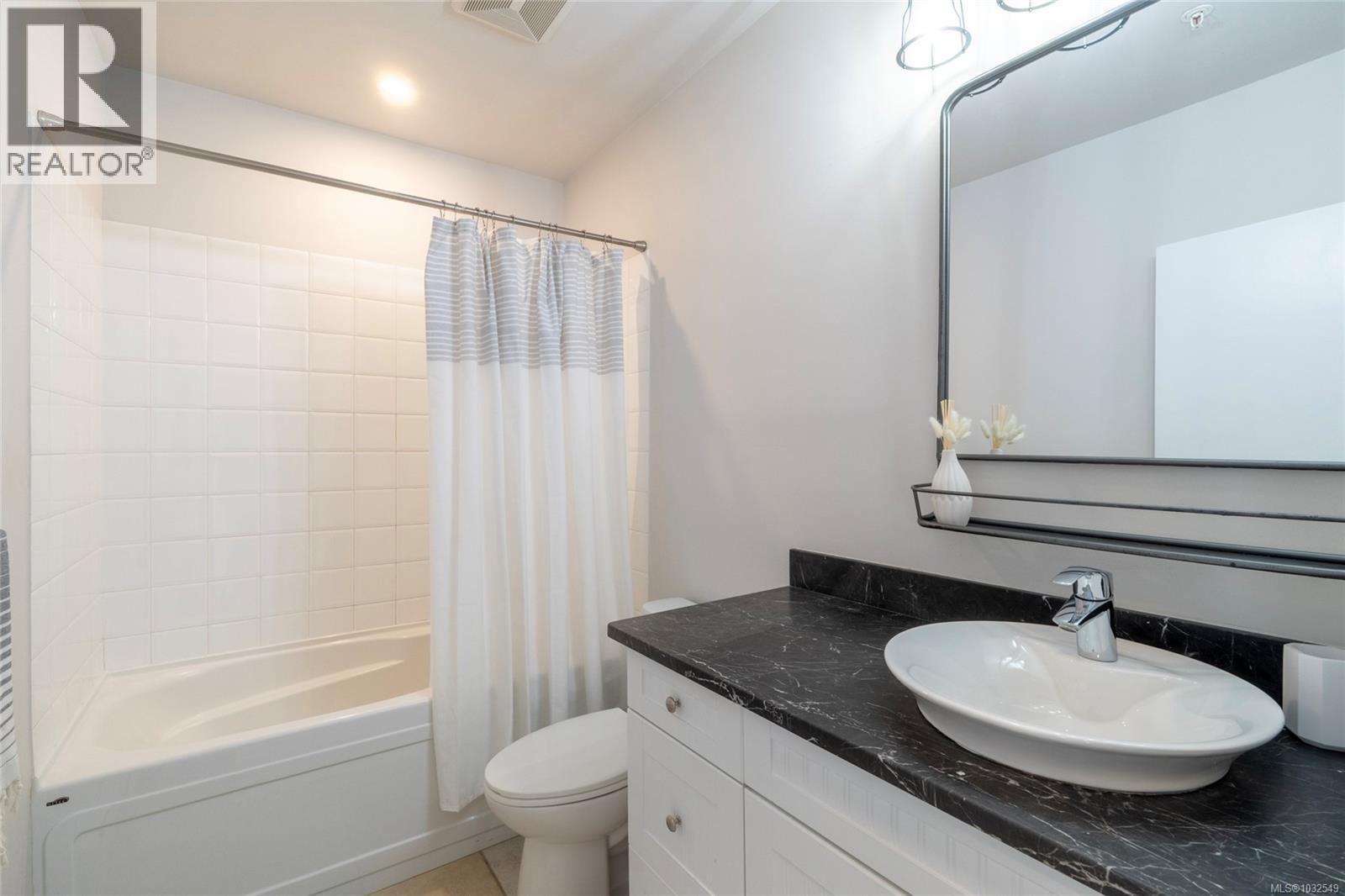 210 455 Sitkum Road, Victoria