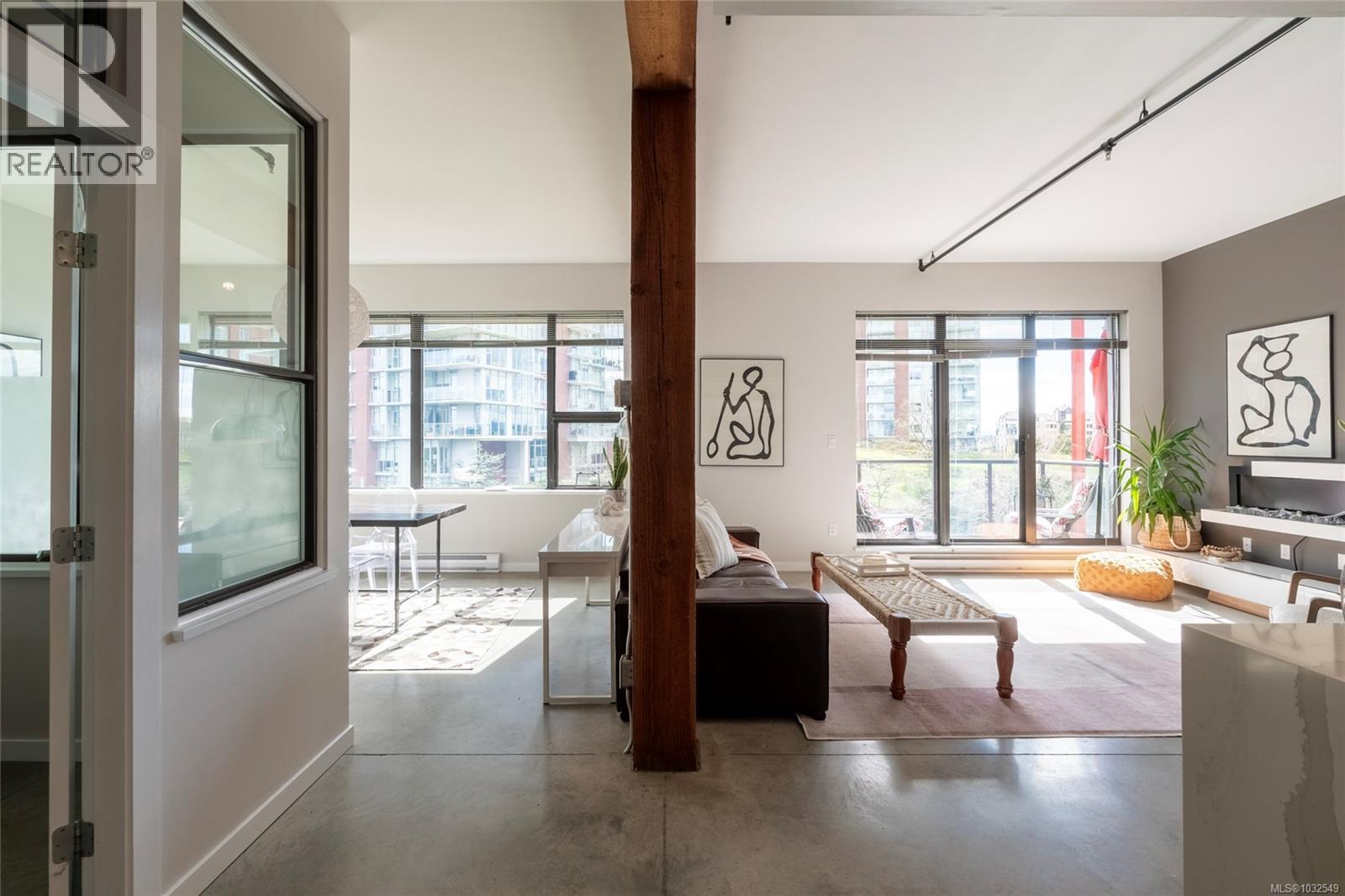 210 455 Sitkum Road, Victoria