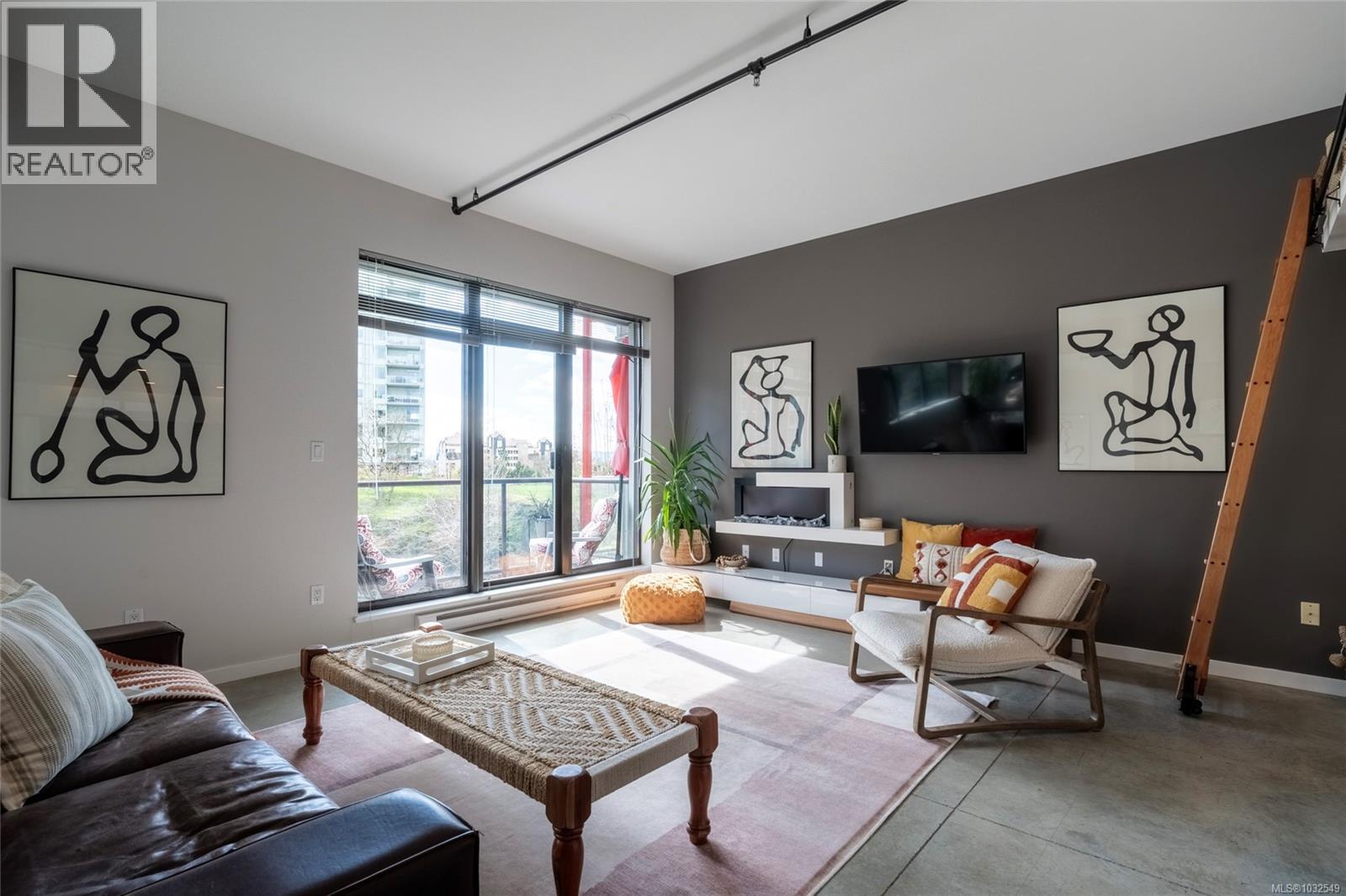 210 455 Sitkum Road, Victoria