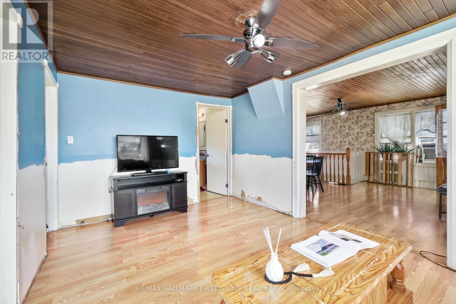 19 HALSTEAD ROAD - 19