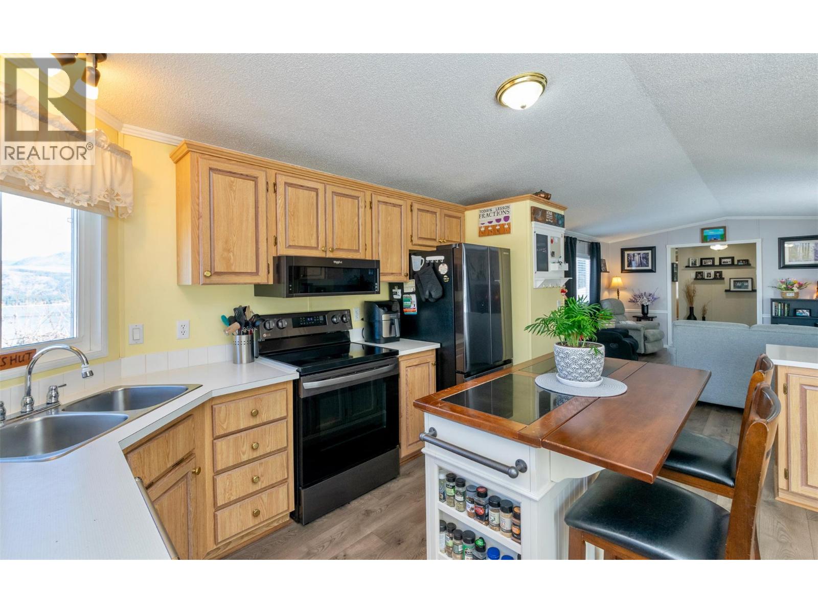 #18 1510 TRANS CANADA HIGHWAY - 16