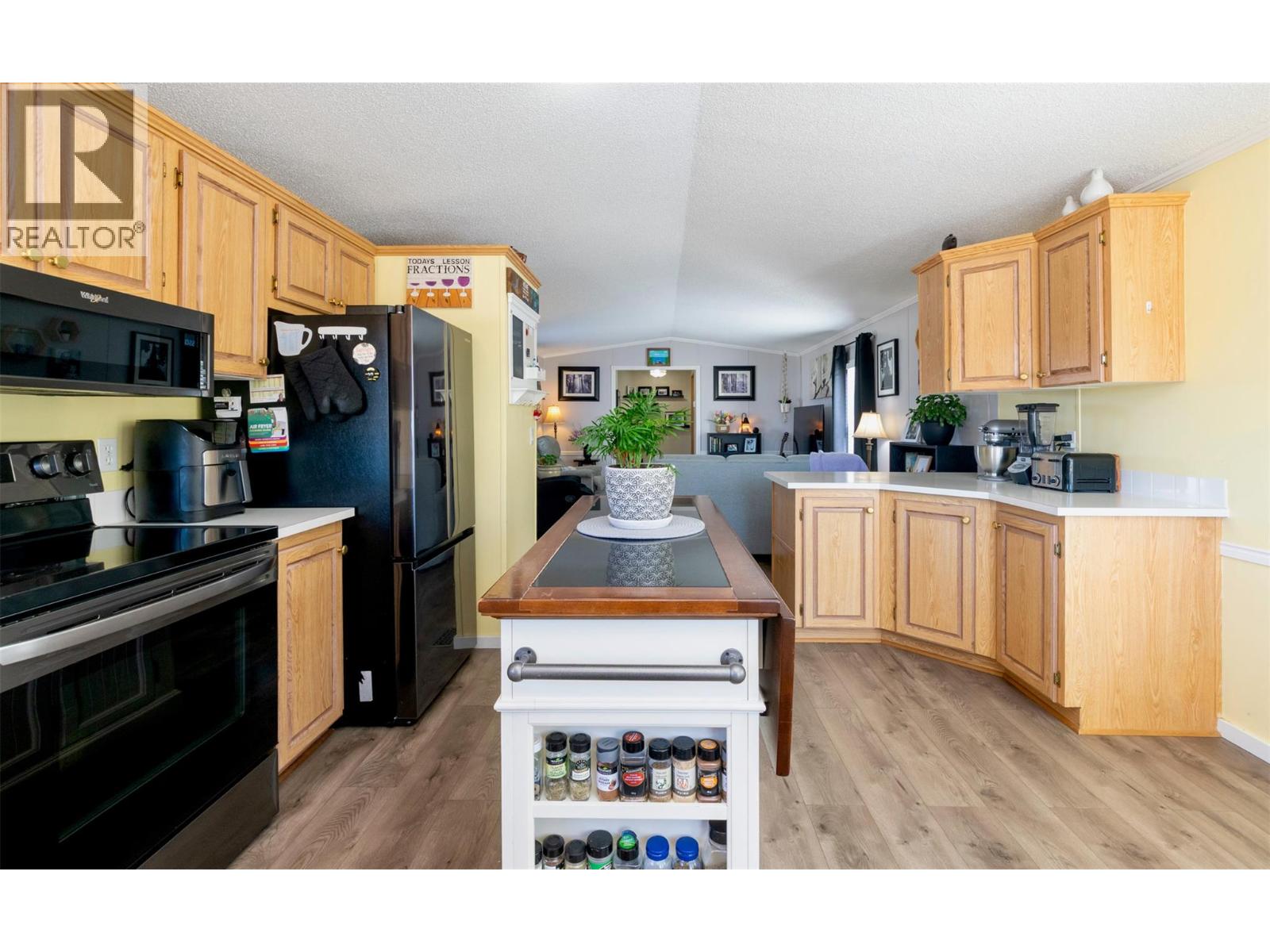 #18 1510 TRANS CANADA HIGHWAY - 19