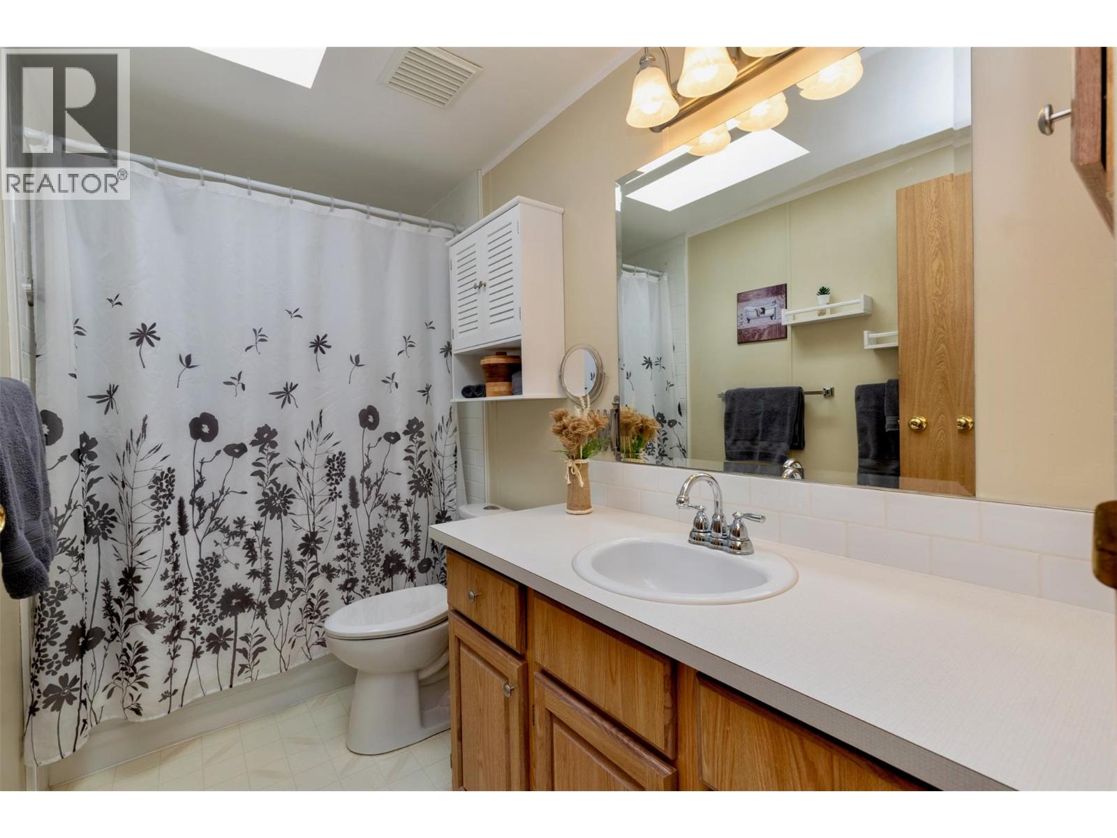 #18 1510 TRANS CANADA HIGHWAY - 27