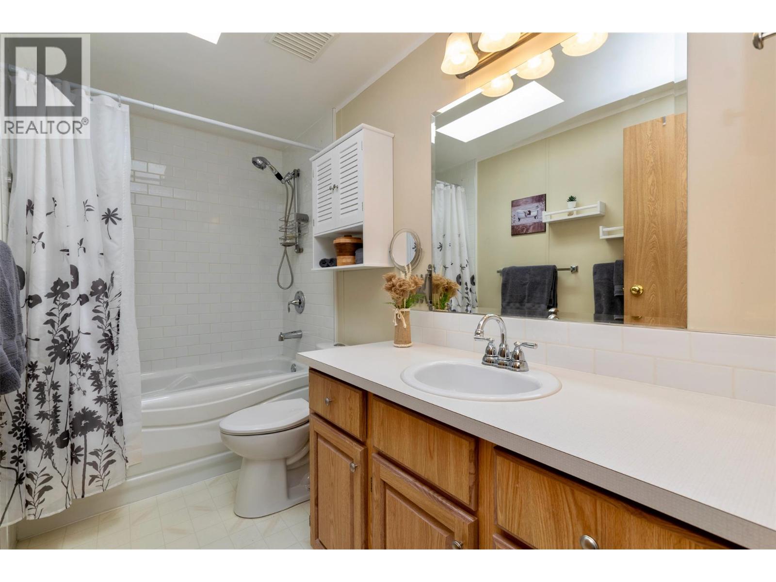 #18 1510 TRANS CANADA HIGHWAY - 28