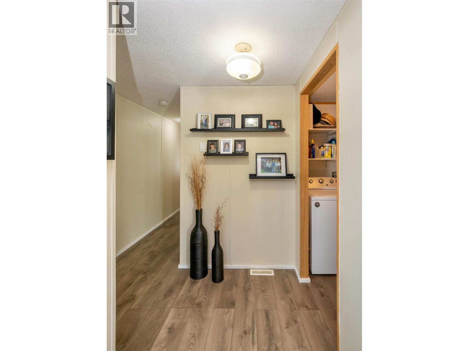 #18 1510 TRANS CANADA HIGHWAY - 29