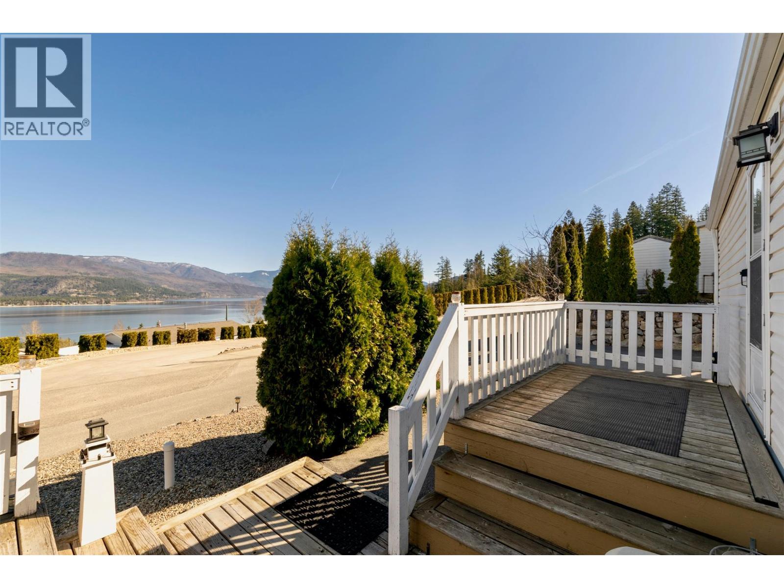 #18 1510 TRANS CANADA HIGHWAY - 32