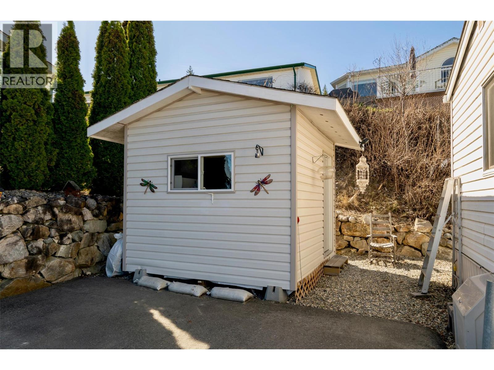 #18 1510 TRANS CANADA HIGHWAY - 44