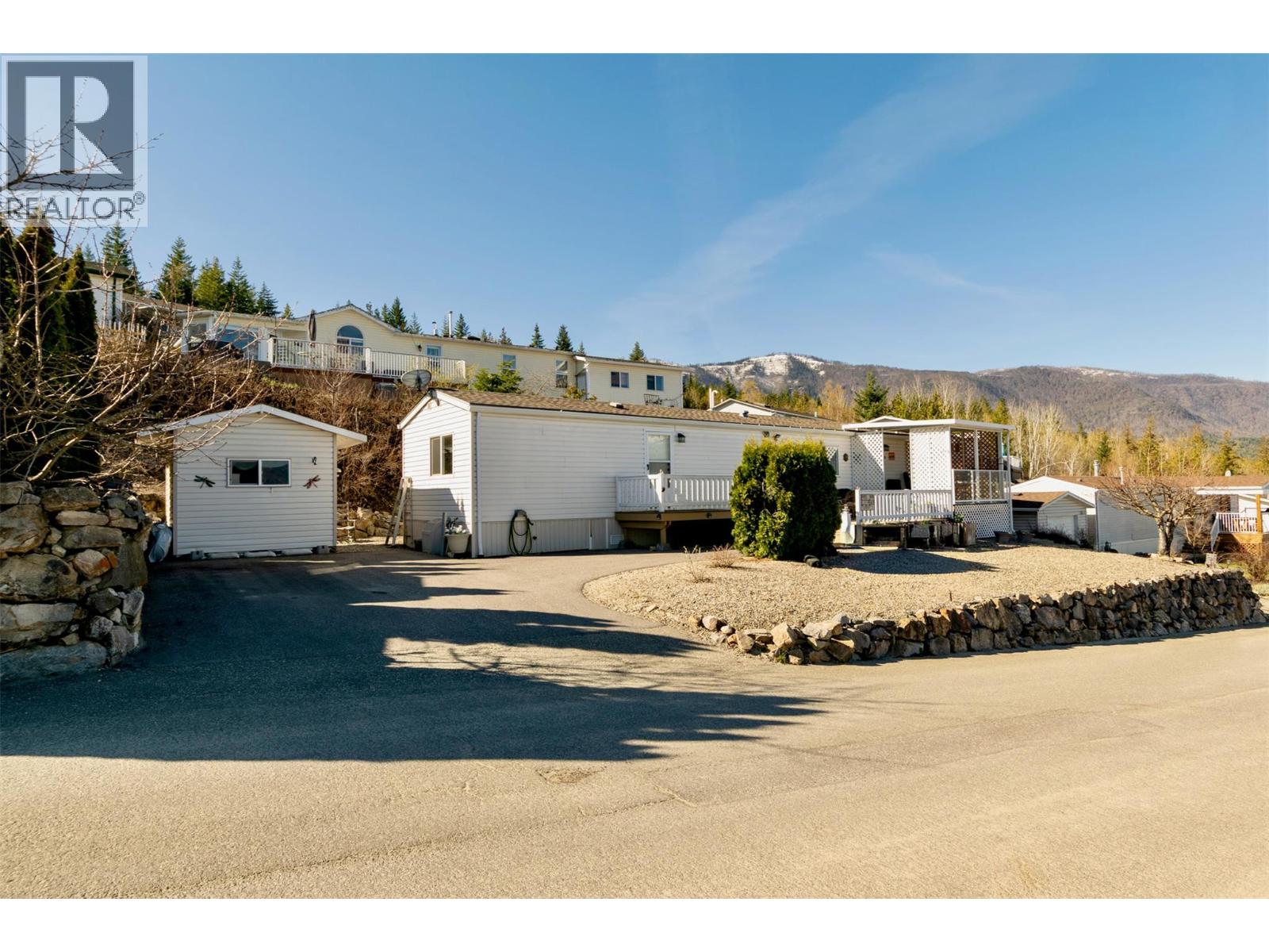 #18 1510 TRANS CANADA HIGHWAY - 46