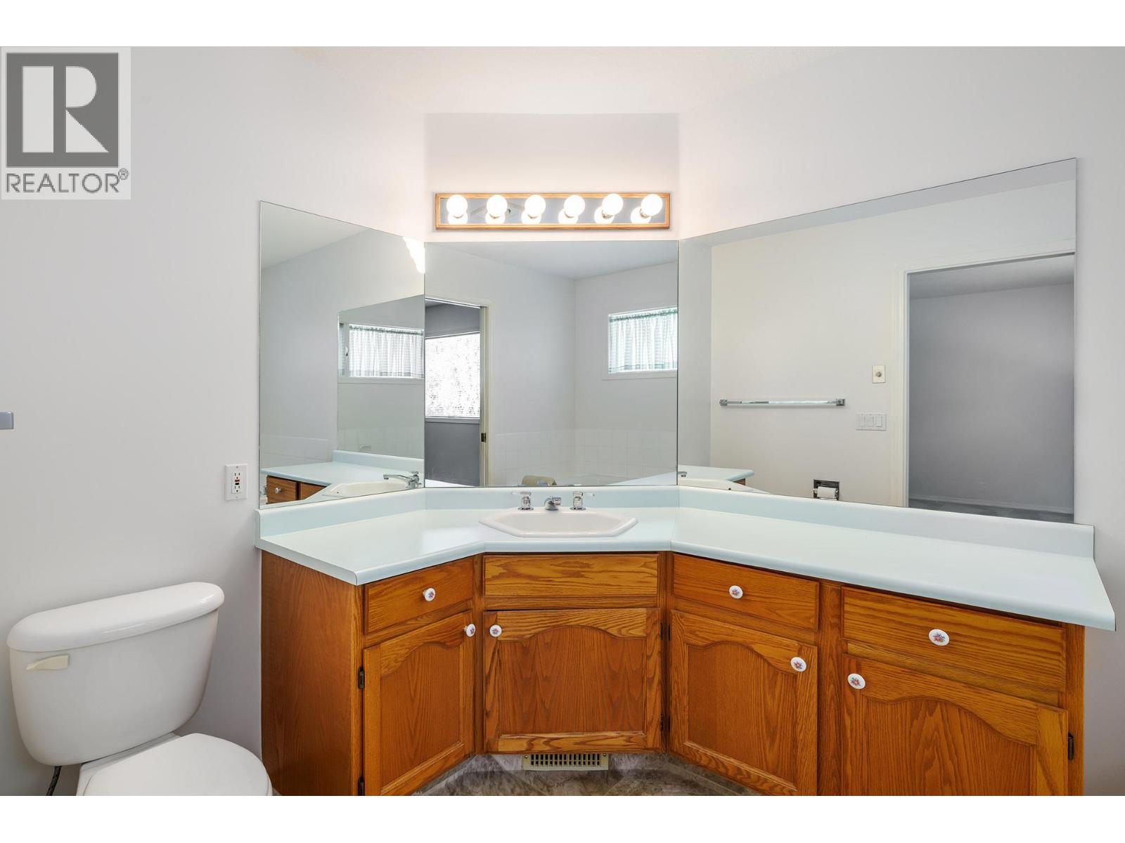 615 GLENMEADOWS Road Unit# 29, Kelowna