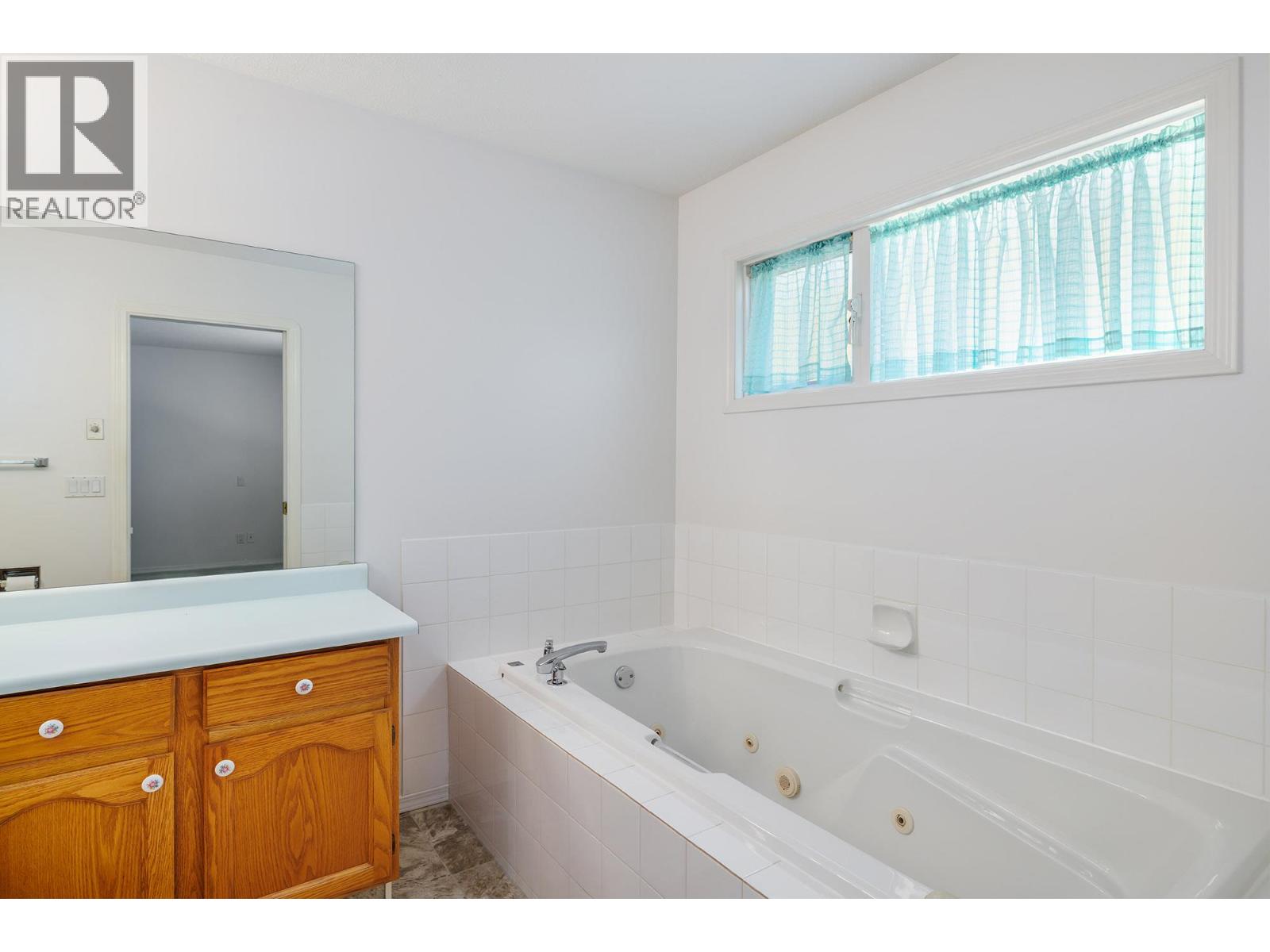 615 GLENMEADOWS Road Unit# 29, Kelowna