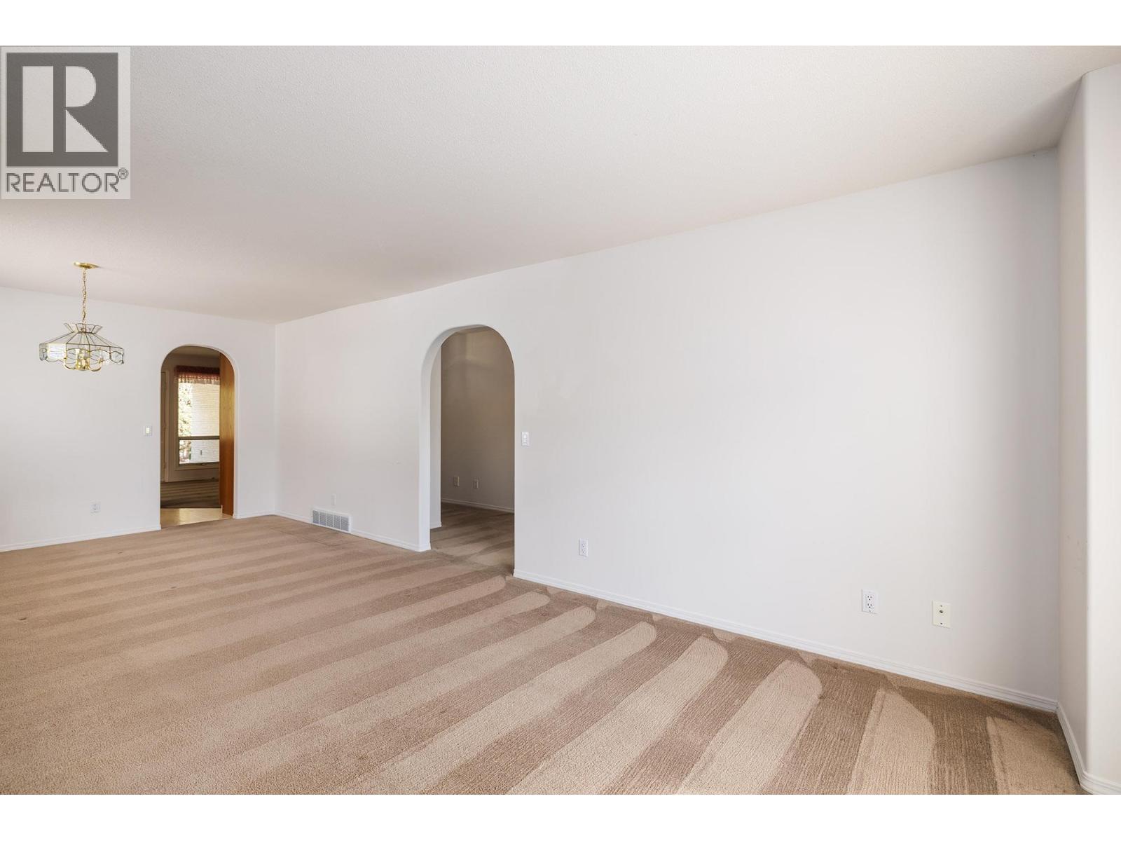 615 GLENMEADOWS Road Unit# 29, Kelowna