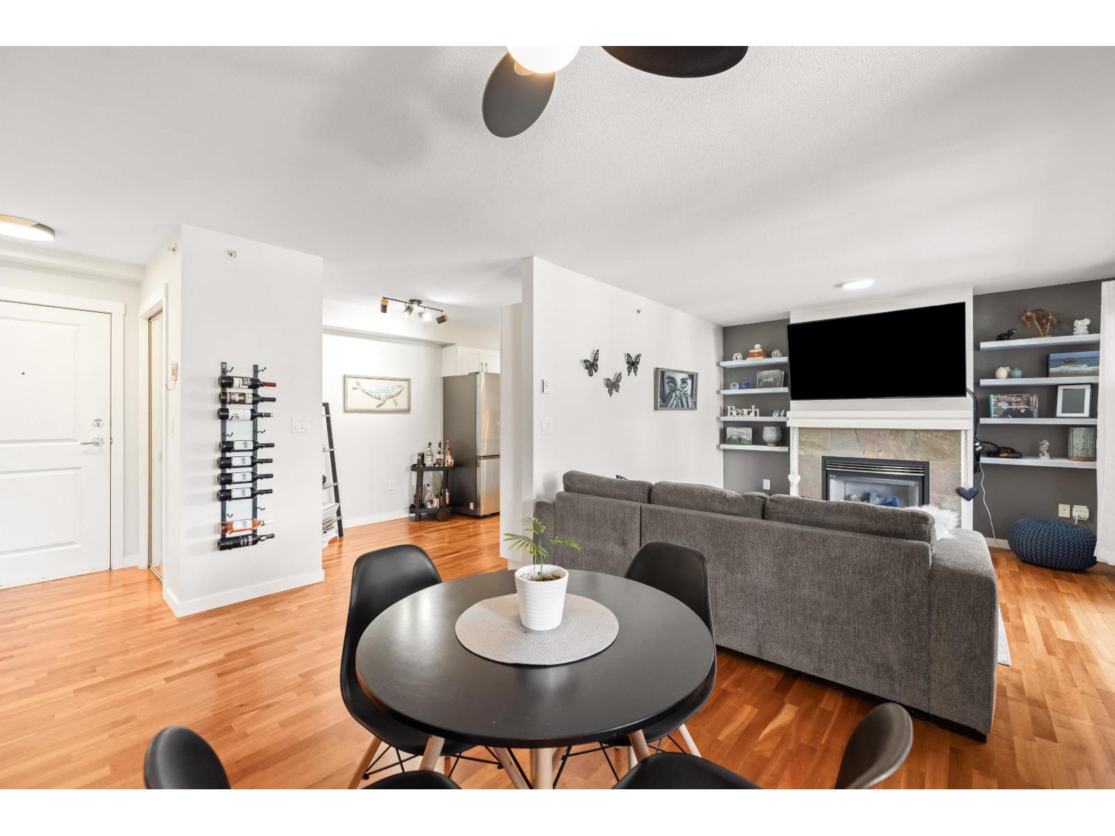 403 15621 MARINE DRIVE, White Rock