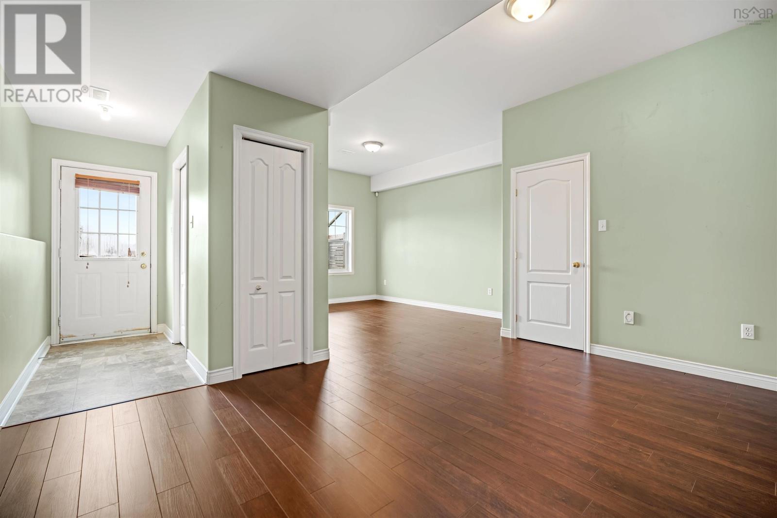 Property 36 of 47 of 3752 Memorial Drive