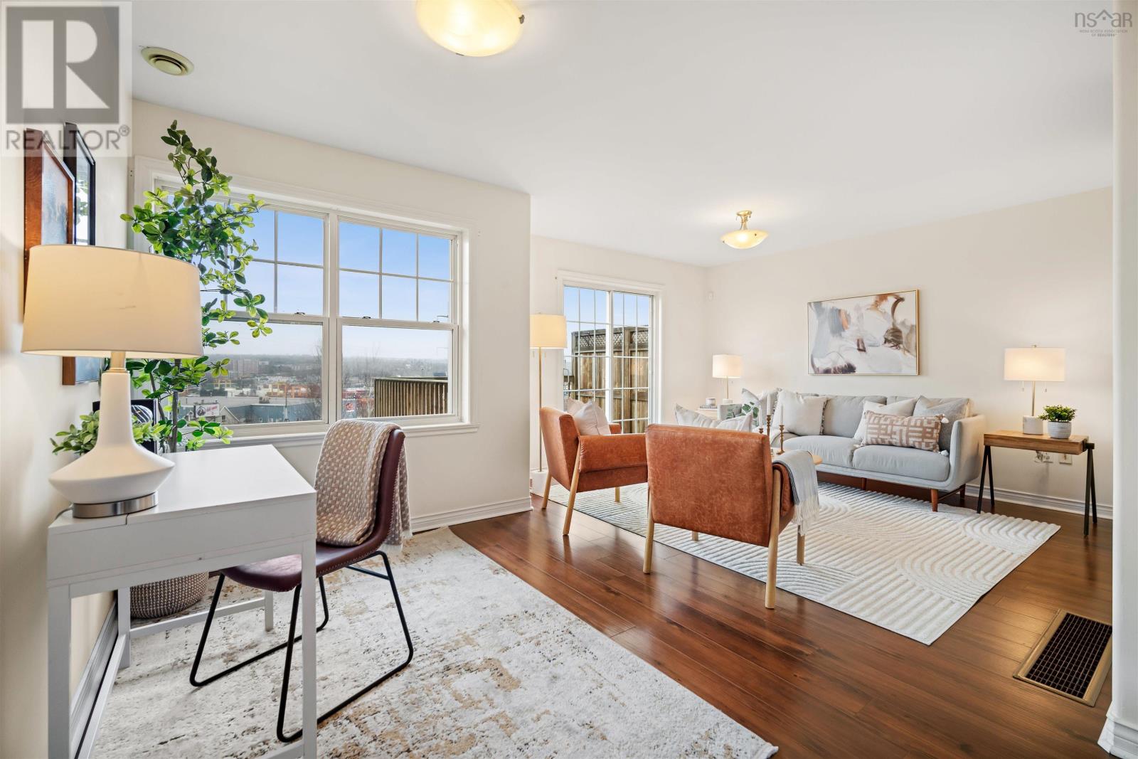 Property 9 of 47 of 3752 Memorial Drive