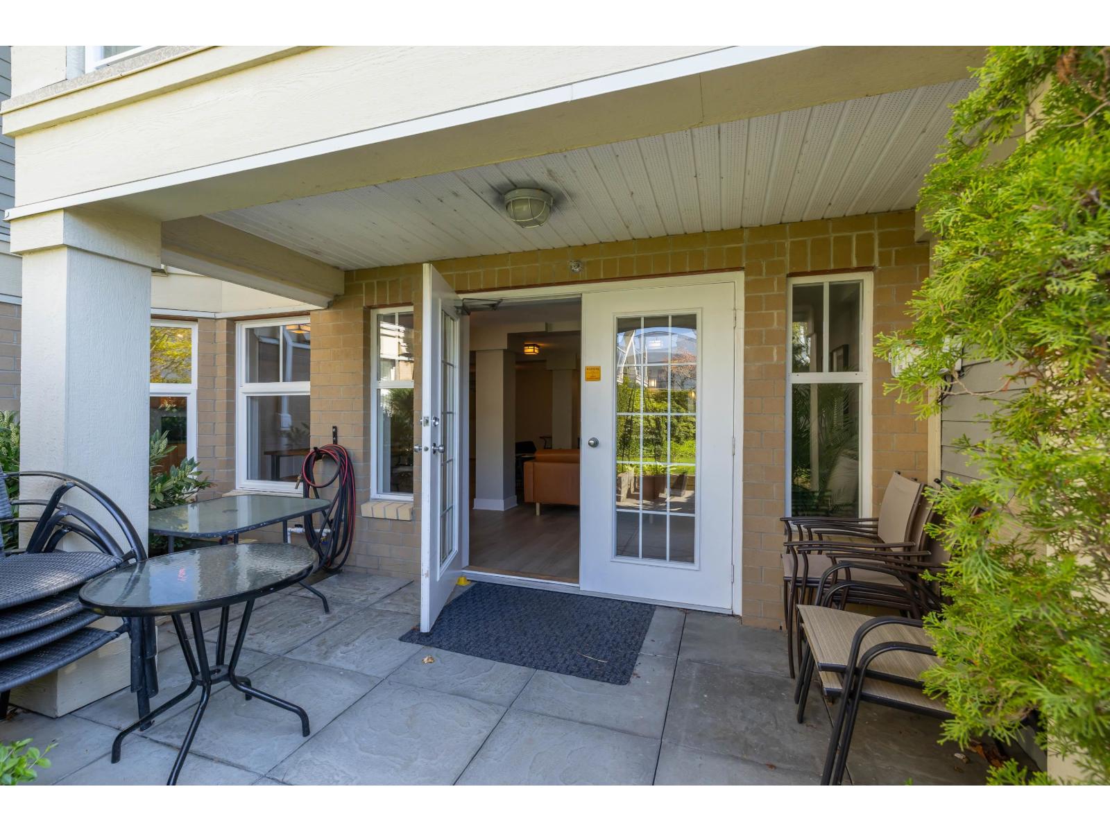 403 15621 MARINE DRIVE, White Rock