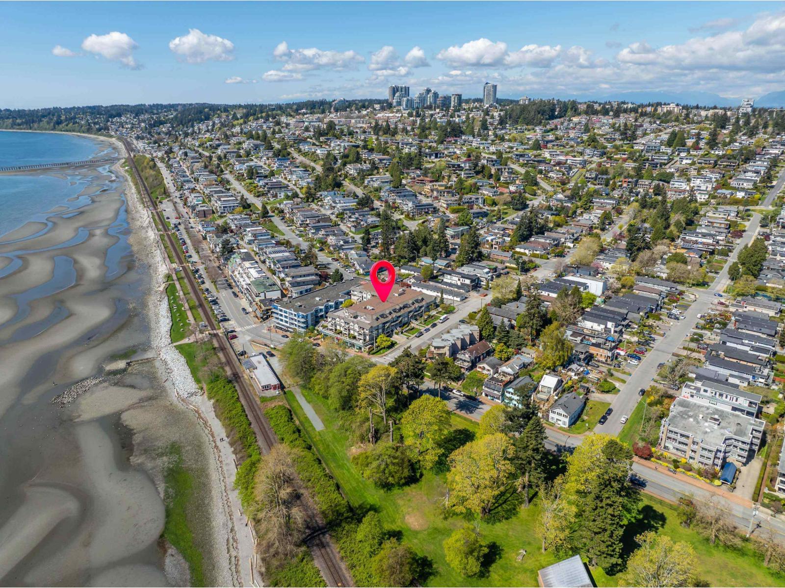 403 15621 MARINE DRIVE, White Rock