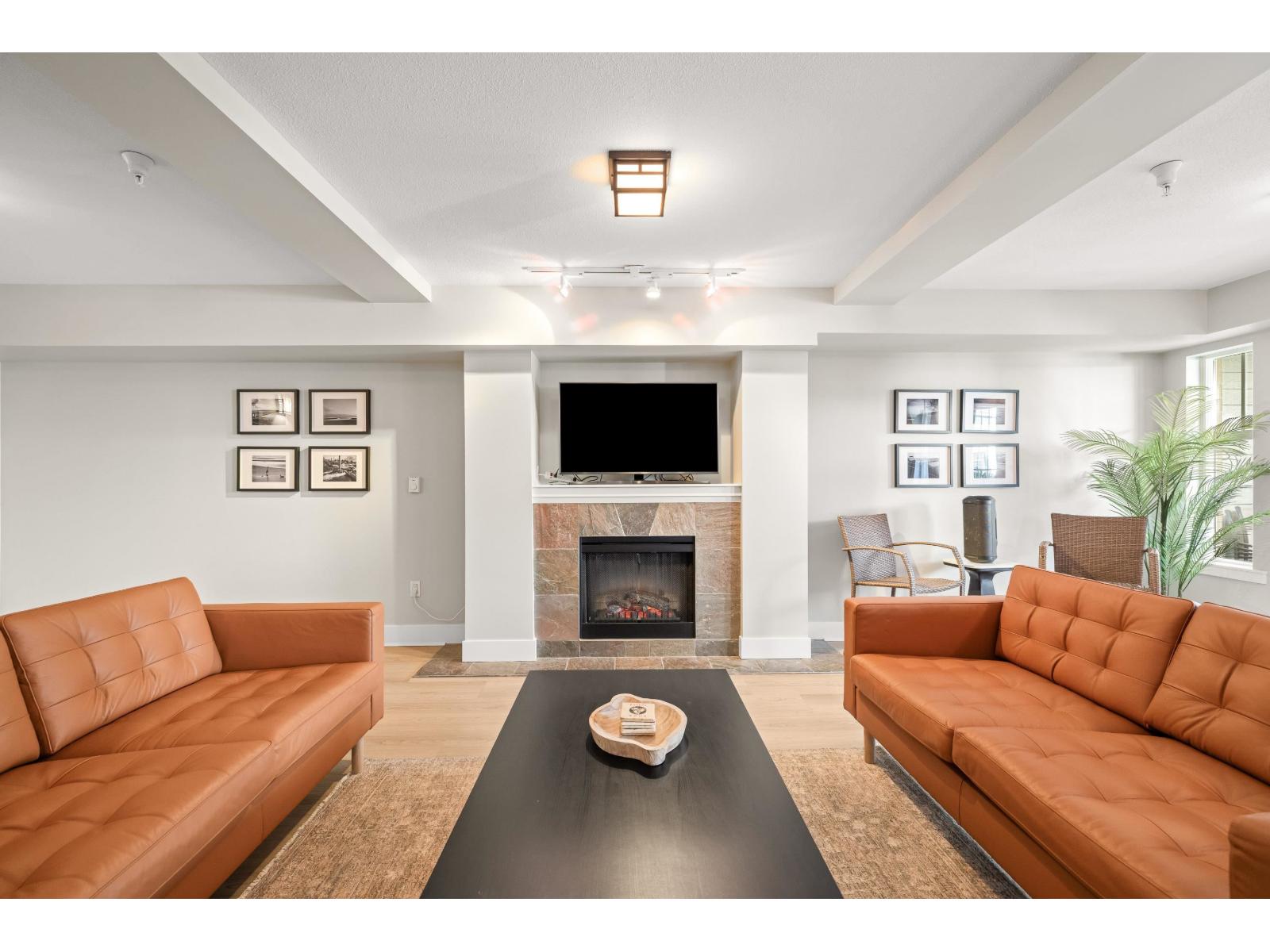 403 15621 MARINE DRIVE, White Rock